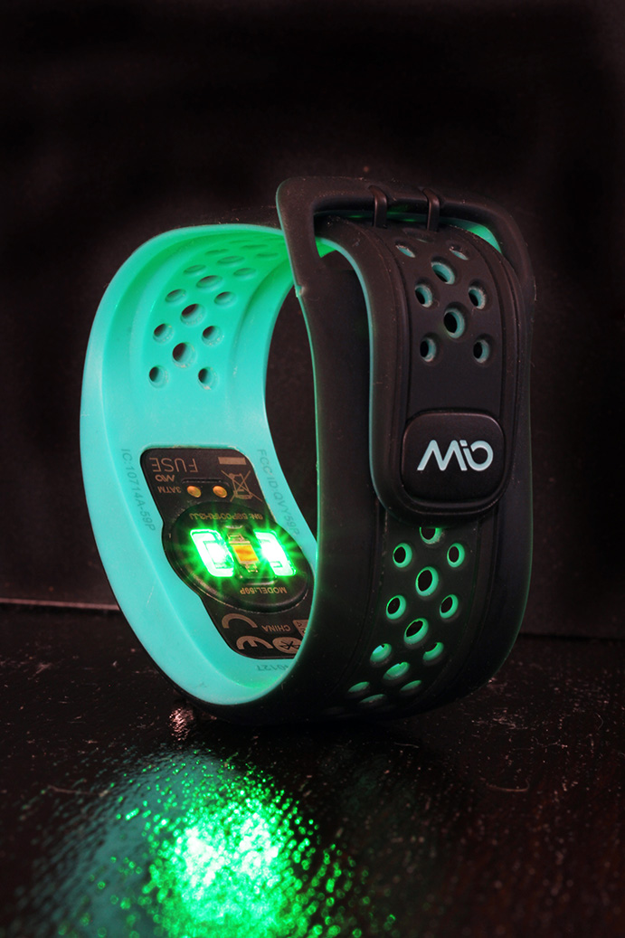 MioFUSE LEDS green